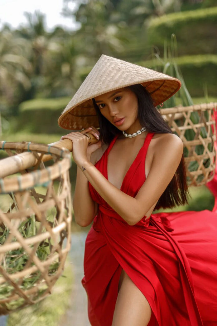  Arrive at Tegalalang rice terraces and swing